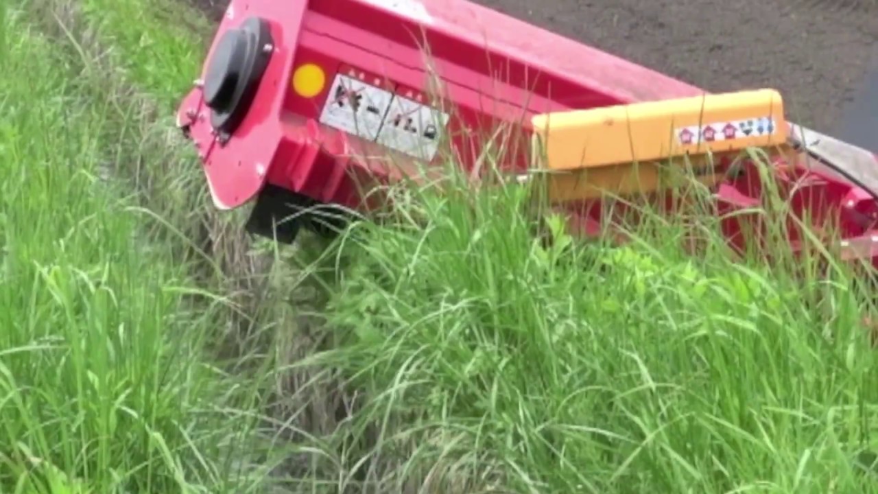 トラクター作業機 オフセットモアKZS125D/145D 作業動画 - YouTube