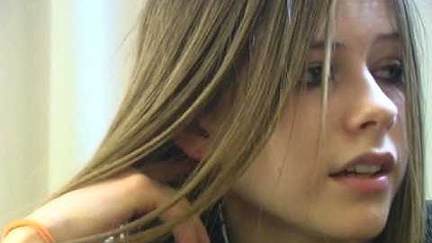 Avril Lavigne - European Tour Interview 2002