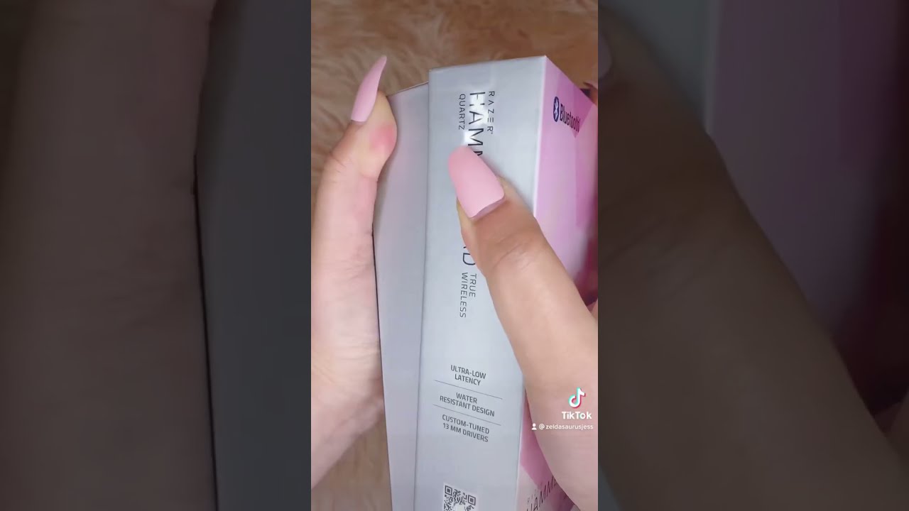 How Did I Get PINK AIRPODS!? - Unboxing the Razer Hammerhead True Wireless earbuds 