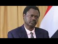 ابناء النوبه غسلوا منى اركو مناوى ومسحوا به البلاط على الهواء كتمت يا شعب السودان