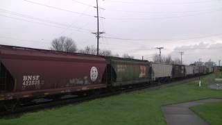 BNSF 7565 Leads Hoppers @ Old Town Tacoma, WA w Canon HF11