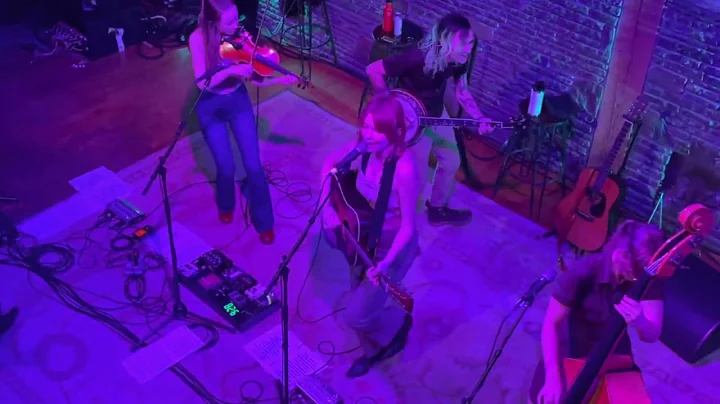Molly Tuttle & Golden Highway 4.7.22 "Cripple Cree...