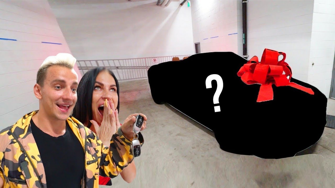 ⁣BUYING MY MOM HER DREAM CAR!