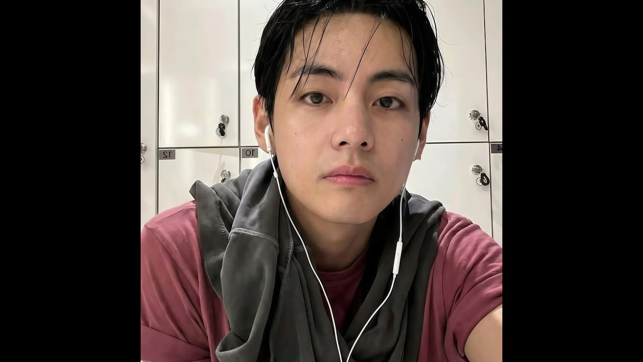 BTS KIM TAEHYUNG IS LIVE NOW ON WEVERSE | V STARTED LIVE STREAMING NOW # #taehyung #vlive #bts #vbts