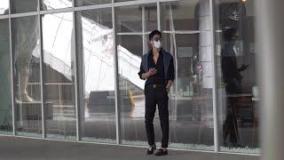 190Cm 남자 모델이 서있으면 얼마나 볼까?