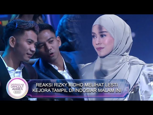 Lesti Tampil, Rizky Ridho Jadi Sorotan Kamera Saat Terlihat Komentari Penampilan Lesti Kejora class=