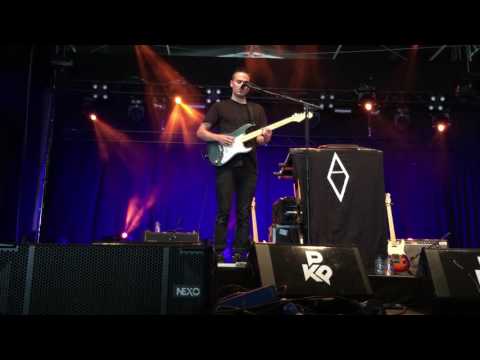 Alex Vargas - Solid Ground acoustic (live at Pukkelpop, Belgium)