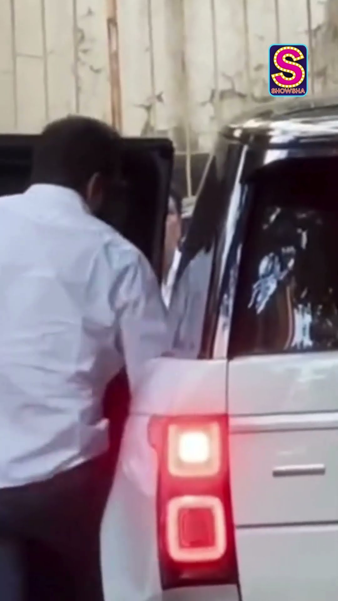 Sanju Baba Reaches Lilavati To Visit Saif Ali Khan | Saif Ali Khan Attacked | Saif Ali Khan | N18S