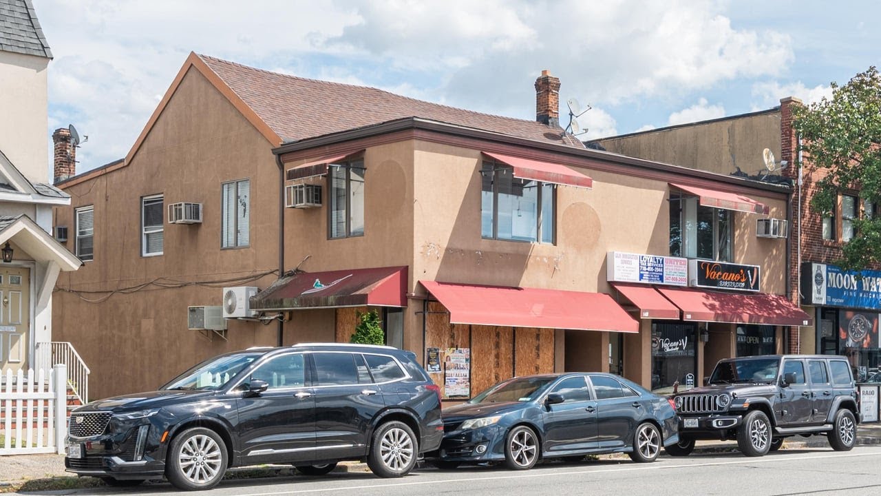 107 S Broadway, Hicksville, NY