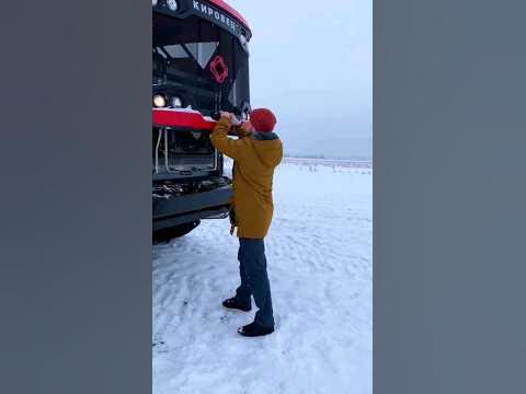 Попытка закрыть капот трактора🤣#тнвд #трактор @TNVDORG - YouTube