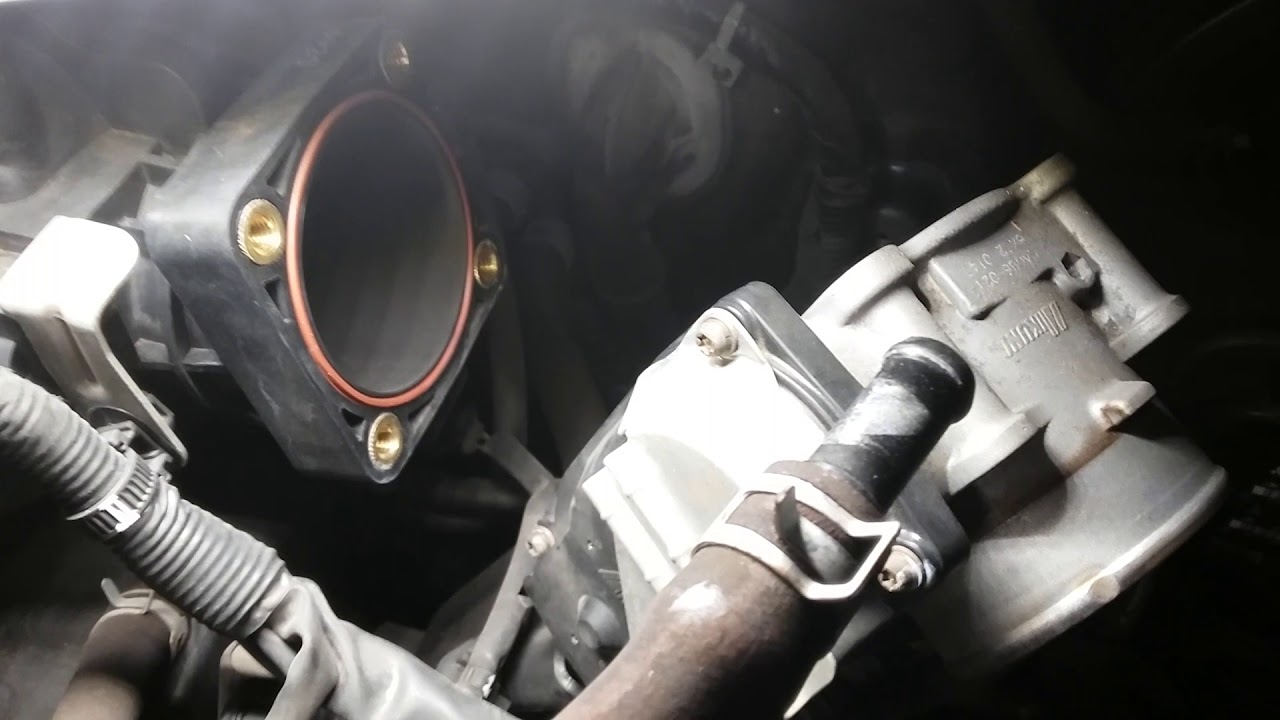 07 Mitsubishi Outlander V6 / Tune up / Replace to New 6 spark plug, 2 Drive belt, A.filter & O/C