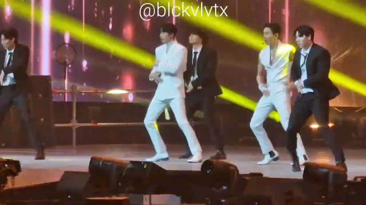 231015 MCOUNTDOWN in Paris Shownu x Hyungwon full performance (Love Me a Little to Play Me) fancam