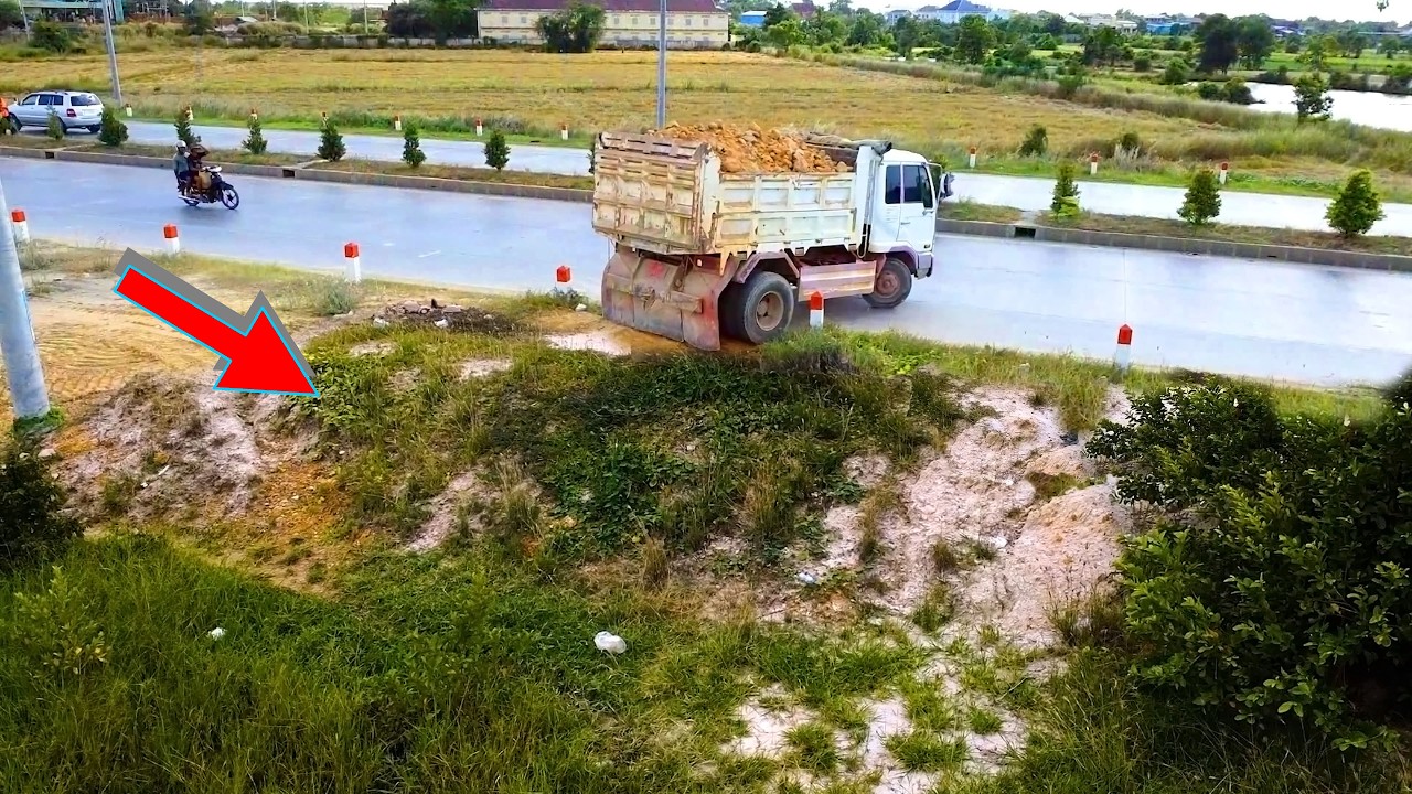 Start Landfill!! Transforming a Landfill Dumping & Dozer in Action!