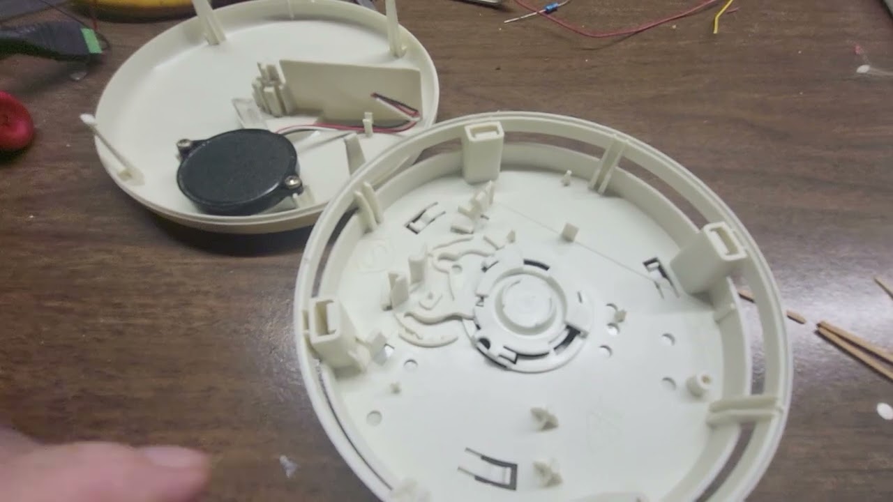 Cleaning or replacing battery for a Kidde P3010L smoke detector - YouTube