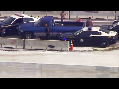 Driver in custody after police chase on Dolphin Expressway