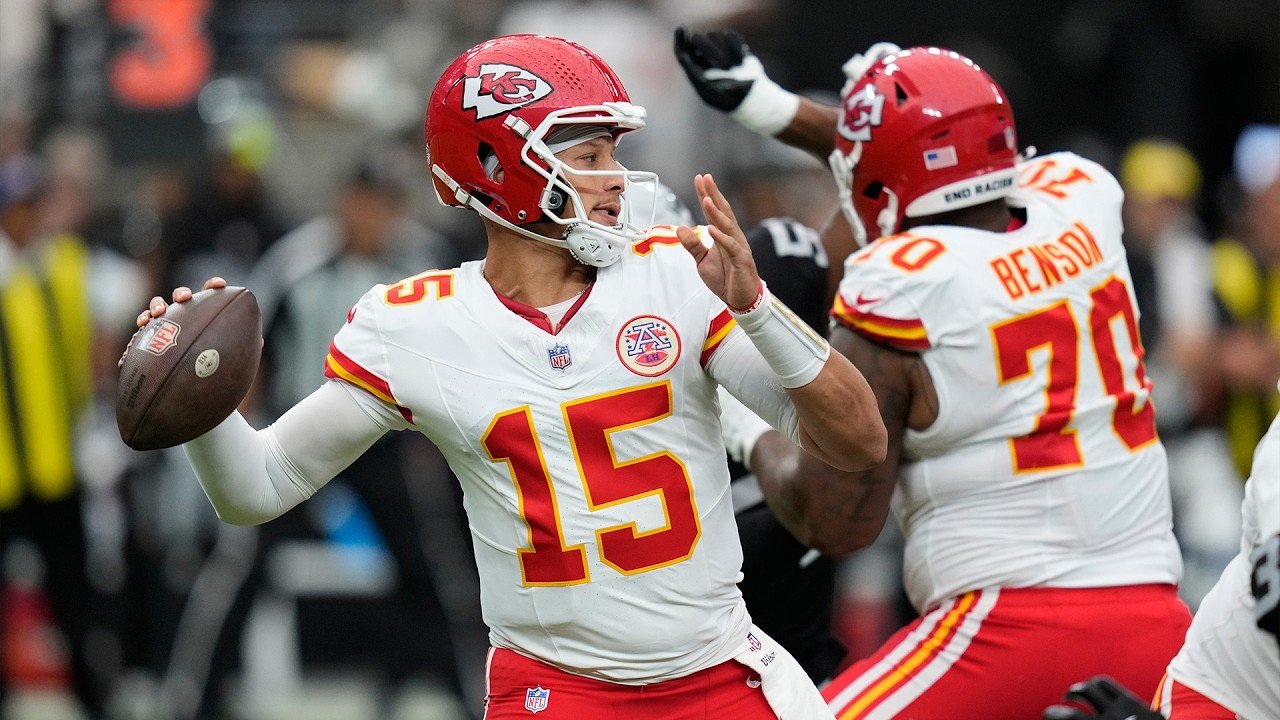 Patrick Mahomes' best plays from 2-TD game vs. Raiders | Week 4