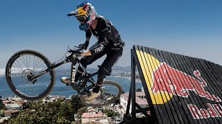 Compitiendo por los últimos cupos de la carrera de downhill urbano más extrema de Latinoamérica