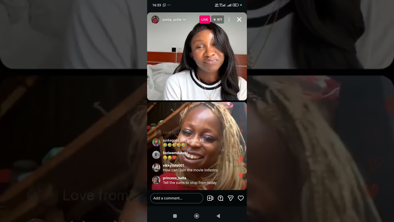 Соня Уче в прямом эфире со своими поклонниками.