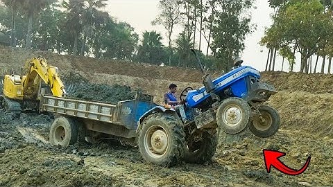 Loading Sonalika Tractor Stuck mud Big Pit pulling out JCB 3DX
