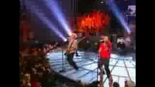 Download lagu Way Away LIVE pepsi smash