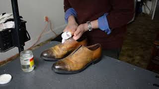 A fellow allen edmonds shoes lover sent me these and asked to restore
or better yet do my patina signature mirrorshine for him. i gladly
accepte...