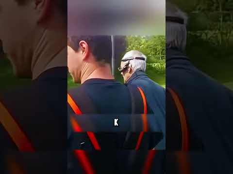 ЛИСИЦА ПРИШЛА К ЧЕЛОВЕКУ ЗА ПОМОЩЬЮ🥰