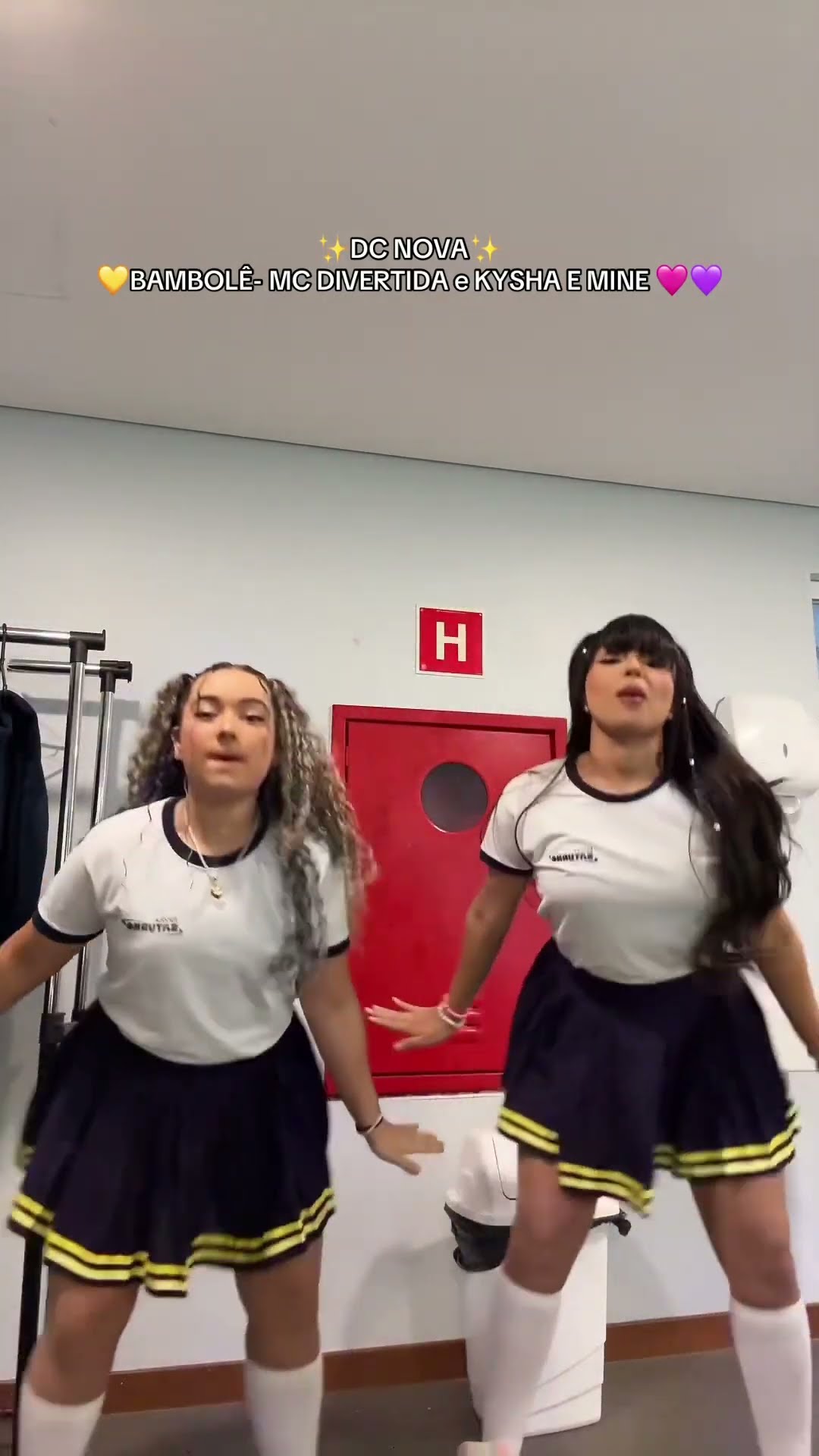 BAMBOLÊ- Mc Divertida e Kysha e Mine ???