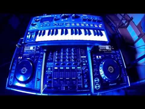Mix Dj Cha n°2 avec synthé, régie Pioneer 