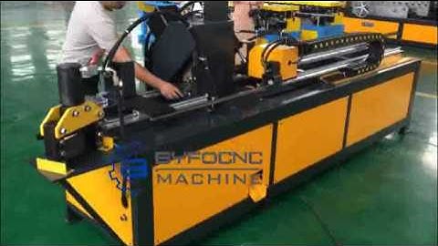 Angle flange automatic punching and cutting machine for ductwork