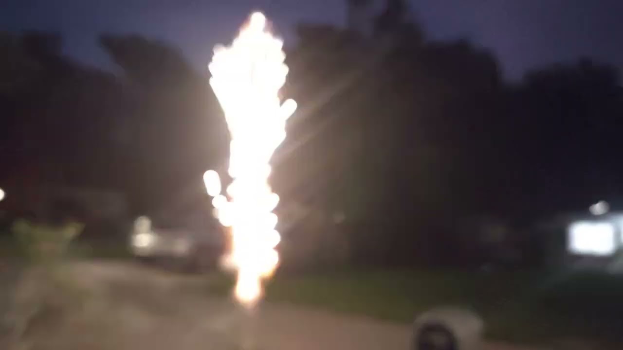 Crazy Aces from Brothers Fireworks - YouTube