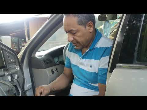 Video: ¿Cómo reparo mi espejo lateral Corolla?