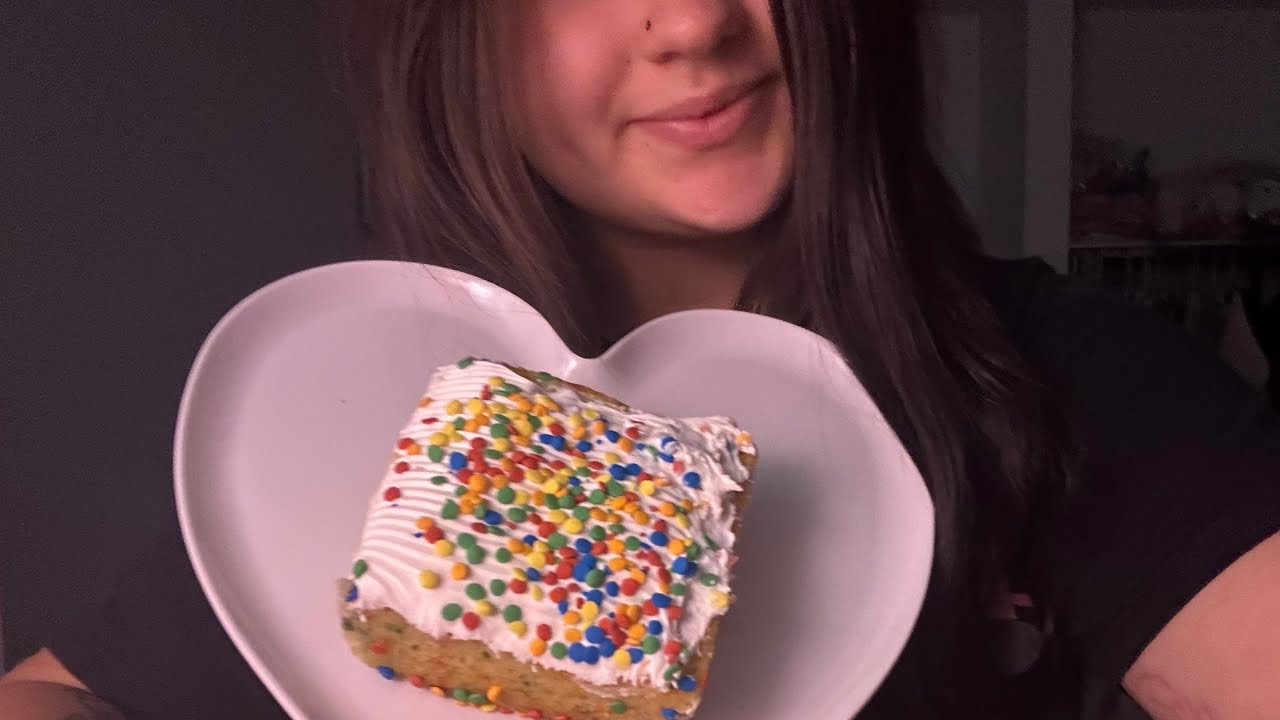 ASMR Celebrating 100 subscribers with cake 🎉🍰