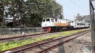 Lokomotif CC 206 82 Kereta 23 Argo Parahyangan