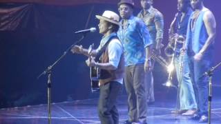 Bruno Mars The Lazy Song The Moonshine Jungle Tour Concert Paris Bercy