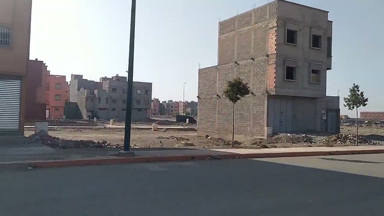 بقع ارضية للبيع بالشطر الثالث مدينة تامنصورت 0605484994