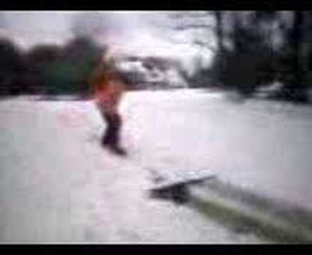 snoskate frontside boardslide-fakie (Flix022.3g2)