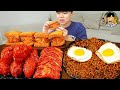 ASMR Mukbang دجاج مقلي بيض مقلي نودلز الفاصوليا السوداء الكيمتشي الطعام الكوري وصفة 