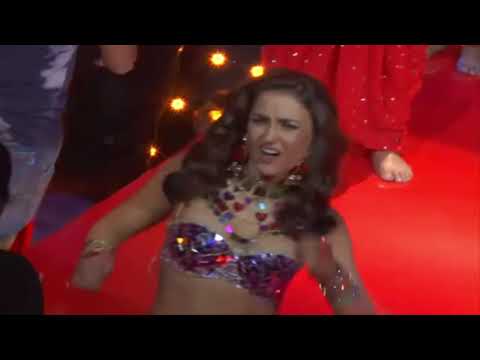 Elli Avram Embarrassing Moment In Chamma Chamma Song | Fraud Saiyaan