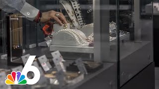 Celebrity $1.6 MILLION in FAKE LUXURY jewelry seized in bust, shop owner arrested Net Worth