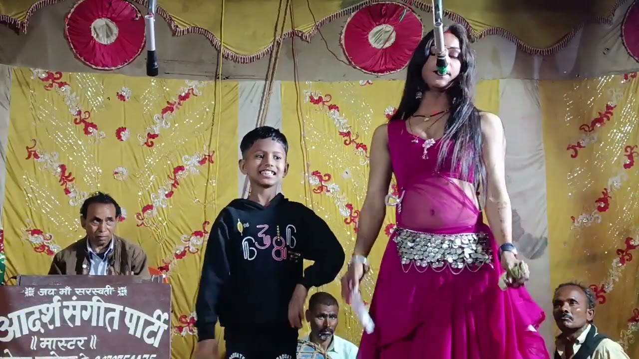 कटिंग साड़ी लेब राजा जाना कि नहीं/होली के दिन खुशबूरानी ने रंगीन गानों से सजाईमहफिल #खुशबूरानीनौटंकी