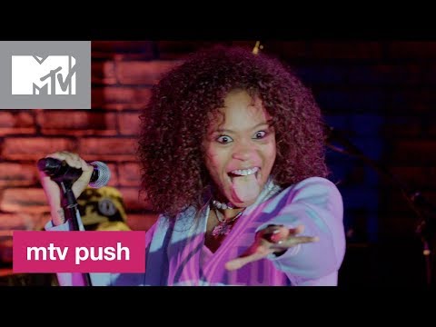 Kodie Shane Performs