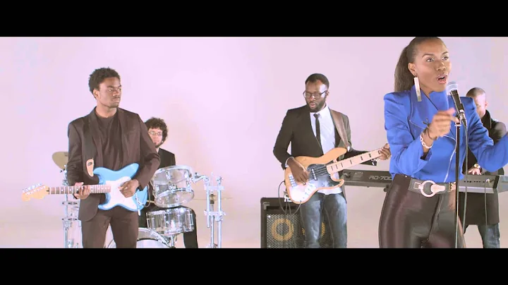 Hark The Herald - Rachel Kerr (OFFICIAL VIDEO)