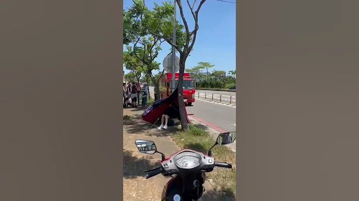 现场画面曝！林志颖开特斯拉自撞起火 - 天天要闻
