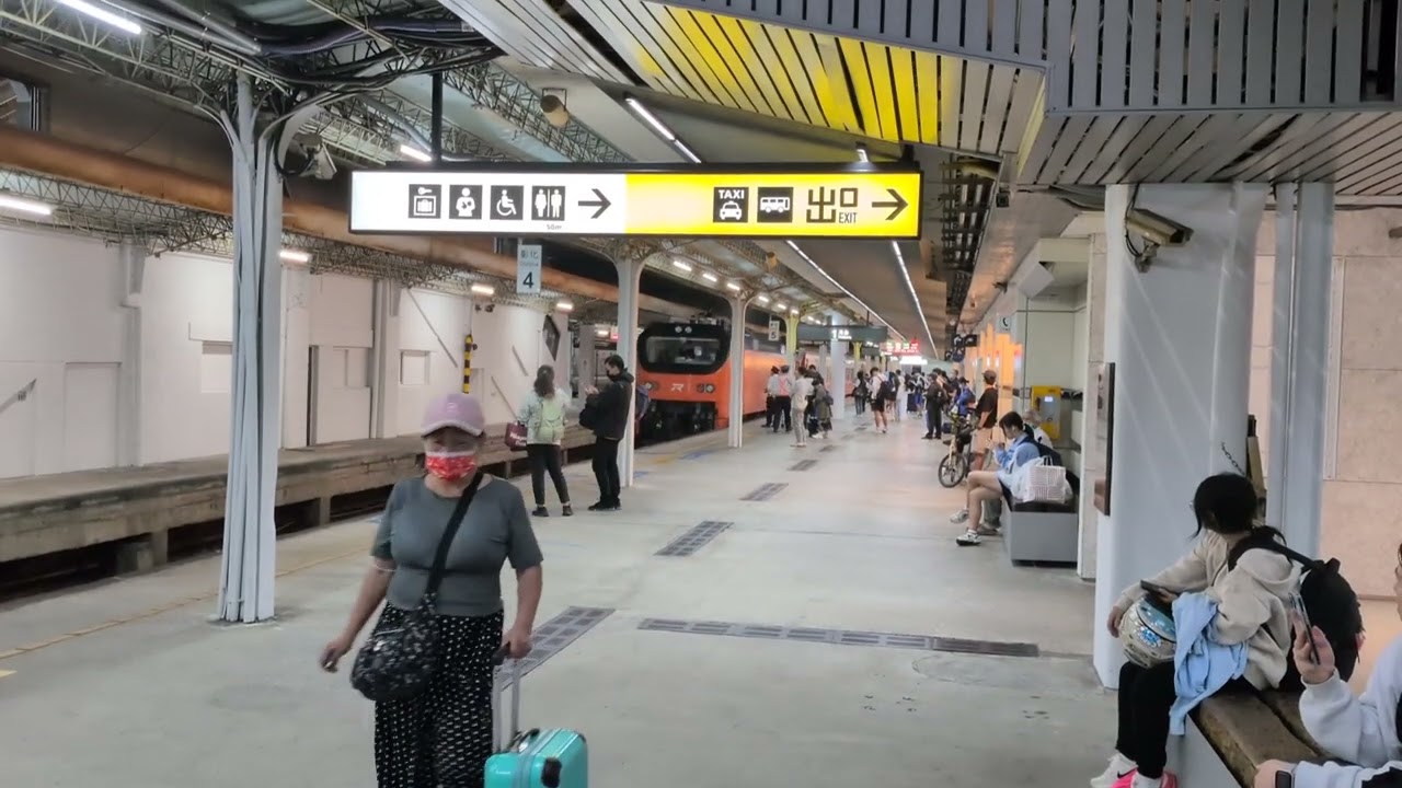 2025/11/17  521次莒光號  彰化進站(7輛編組)