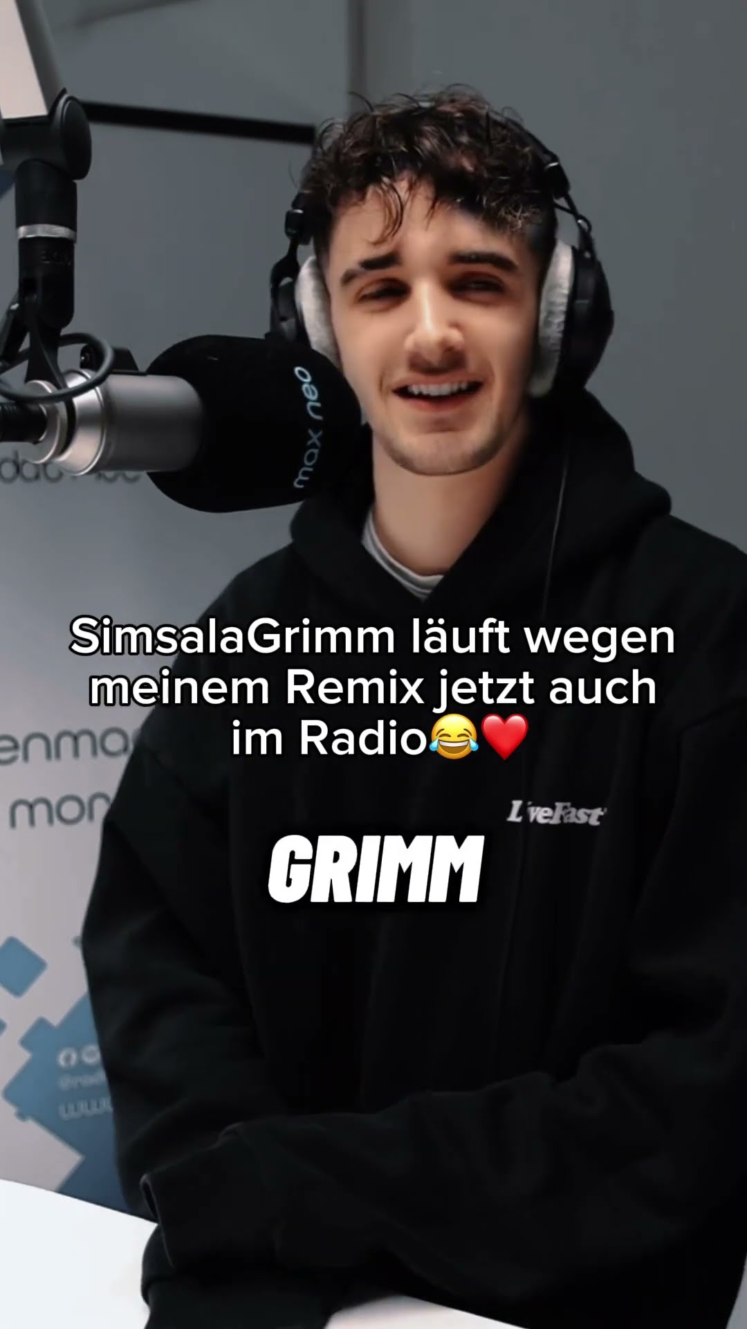 Ist auch auf Spotify❤️ #bass #remix #lustig #simsalagrimm #shortvideo #fypage #fy #music #techno