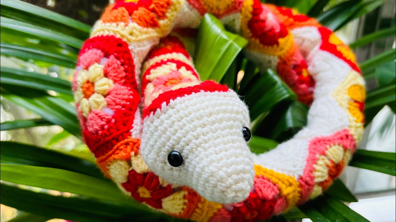 Crochet Snake (African Flower)