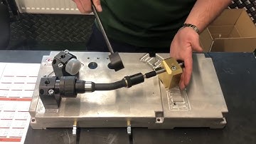 CyberWeld - Tutorial W500 Binzel Torch Straightening Jig