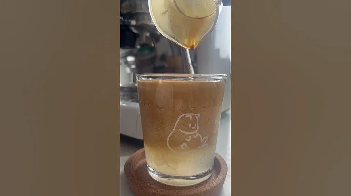 打工人随便喝点七喜啵啵咖啡 #café #summerdrink 有一说一，感觉太难喝了，说不上来的味道，奇奇怪怪的 - 天天要闻