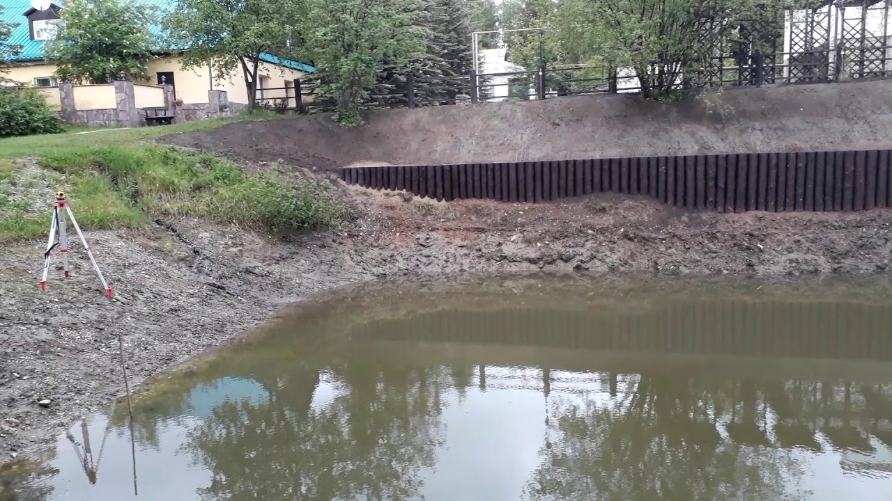 Укрепление берега лиственницей - YouTube