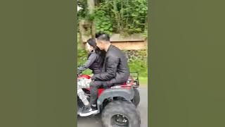 Monica Belajar Naik APV